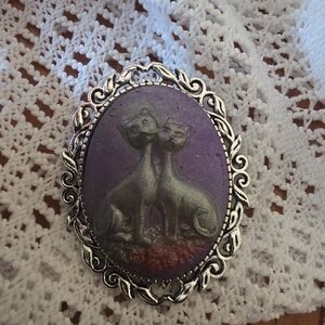 Ladies Handmade Double Cat Cameo Brooch. Made From Resin/ Silver Metal Frame